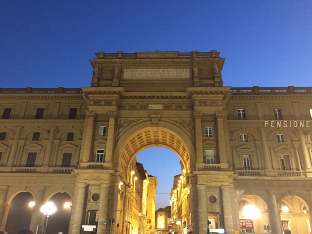 Tor Piazza della Repubblica Florenz